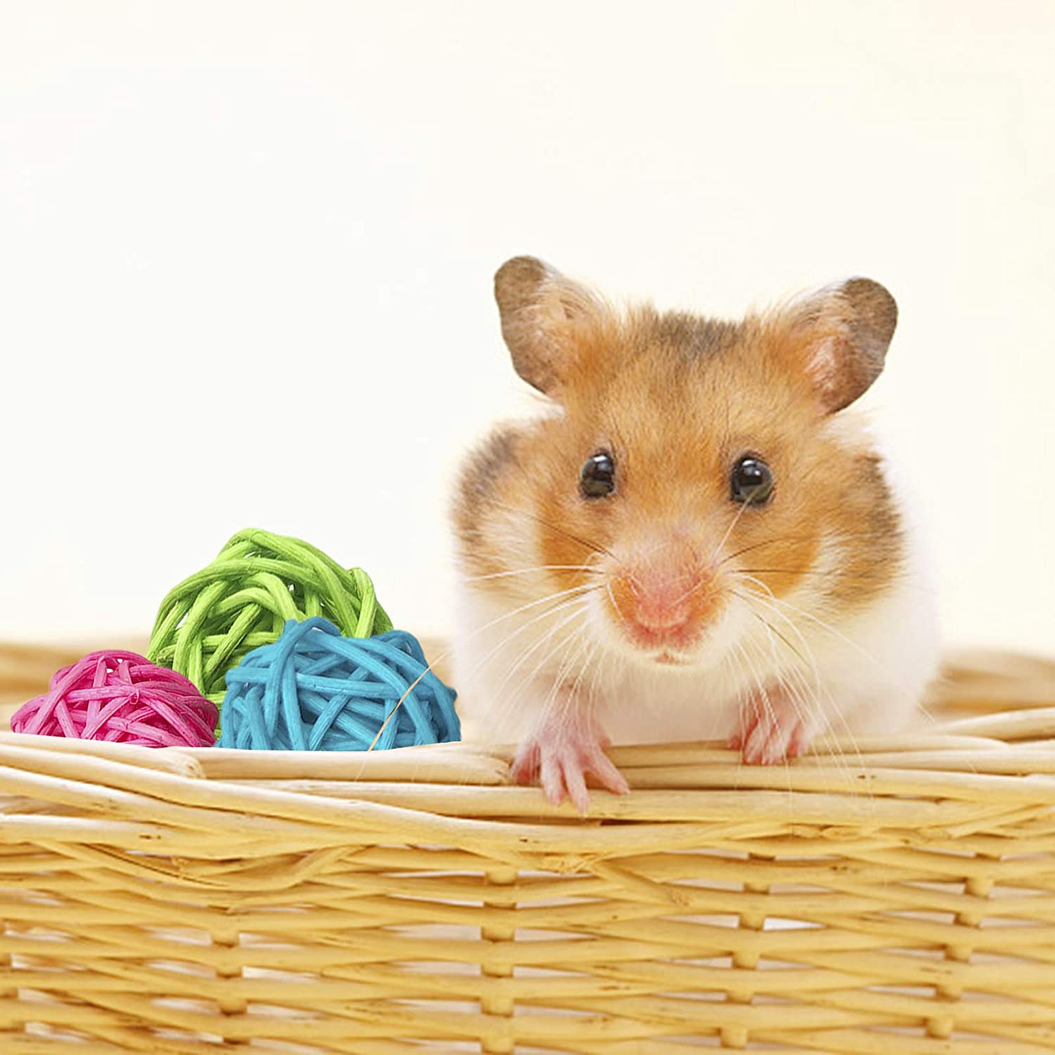 Benvo Rattan Balls 32 Pack 1.2 inch Wicker Ball Birds Quaker Parrot Parakeet Chewing Pet Bite Ball